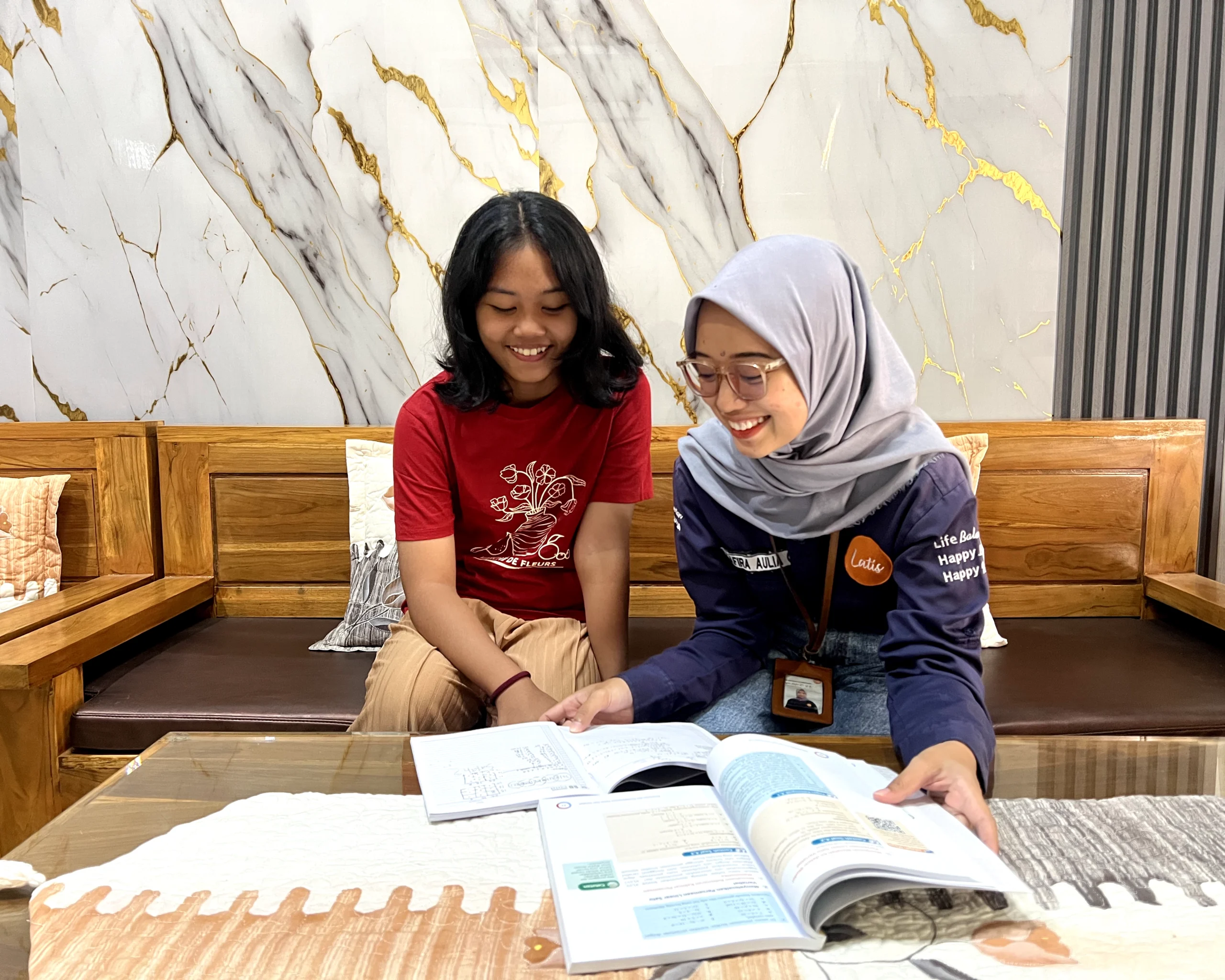 sesi belajar bersama siswa intensif