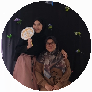 Ibu Ade Ema (Carmeli Bintoro) - Pendidikan Dokter Gigi UI